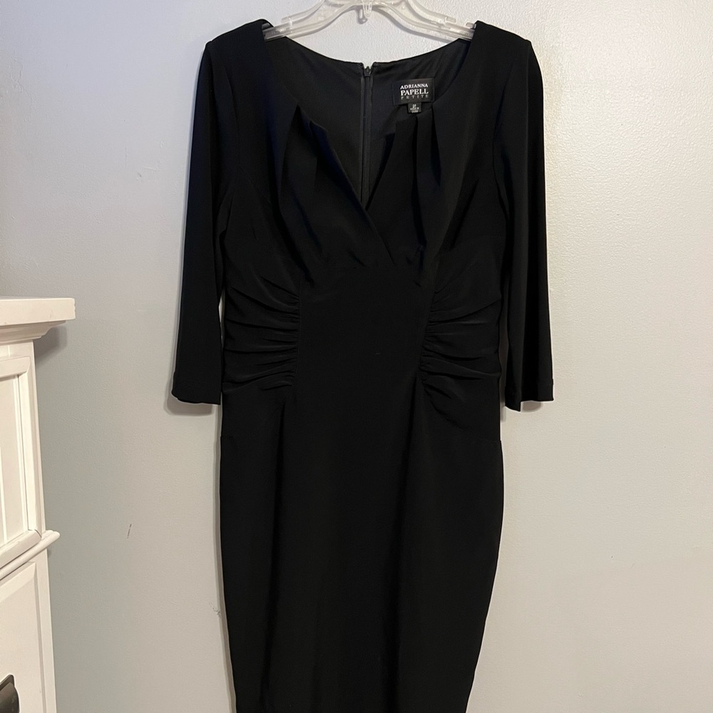 👗adrianna papell dress